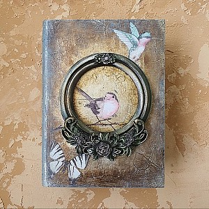 Мастер-класс - Шкатулочка-книга с секретом - Фотография интерьере 4